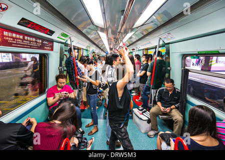 La folla a Hong Kong MTR. Foto Stock