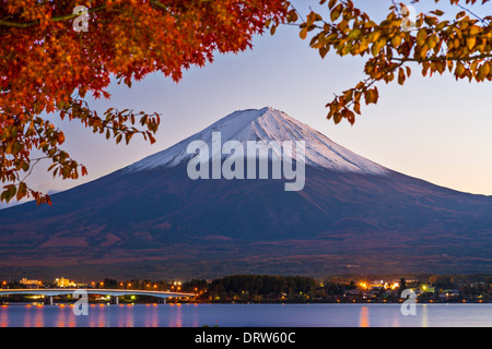 Mt Fuji nella stagione autunnale. Foto Stock