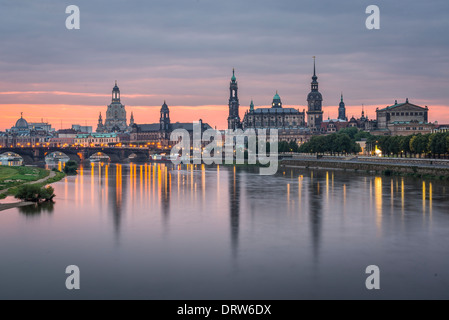 Dresden, Germania sopra il fiume Elba all'alba Foto Stock