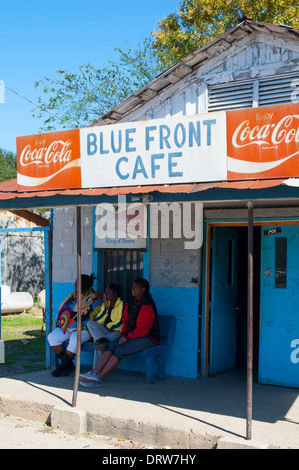 Stati Uniti Mississippi MS Miss Bentonia - Fronte Blu Cafè juke joint sul sentiero di Blues di proprietà di Jimmy "Duck" Holmes esterno Foto Stock