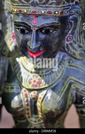 Cerimonia indiana dedicato alla dea Devi - preparazione della statua della dea Devi India del Sud Foto Stock