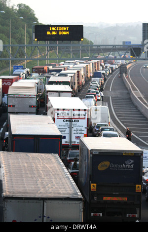 Essex, Regno Unito, 25 maggio 2012 foto di stock di traffico sulla M25 tra il raccordo 29 e 28 Foto Stock