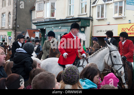 Boxing day Flint e Denbigh Hunt assemblaggio per avviare in Denbigh square North Wales 2013 Foto Stock