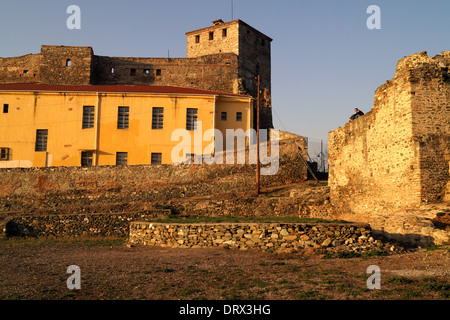 Vista del Heptapyrgion da sud-est..Heptapyrgion è quello bizantino e ottomano era fortezza, Salonicco, Grecia. Foto Stock