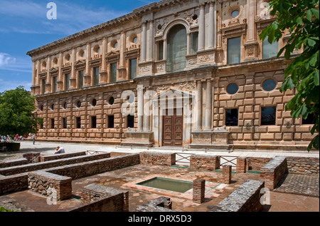 Palazzo di Carlo V nel Nasrid Fortificazioni di La Alhambra complessa, Grenada, Andalusia, Spagna Foto Stock