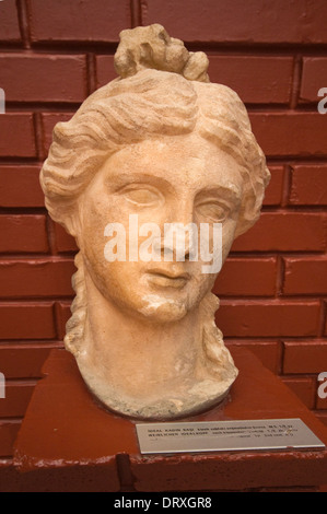 L'ASIA, la Turchia Selçuk, Efeso Museum, il busto di un ideale testa femmina in stile classico (1° - 2° secolo D.C. Foto Stock