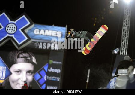 Aspen, Colorado, Stati Uniti d'America. 25 gennaio, 2014. Arielle oro (USA) Snowboard : Inverno giochi di X donne SuperPipe Snowboard finale in Aspen, Colorado, Stati Uniti . © Hiroyuki Sato/AFLO/Alamy Live News Foto Stock