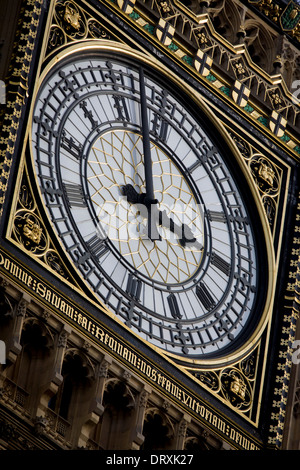 Un dettaglio del Big Ben di orologio in Westminster, Londra centrale. Foto Stock