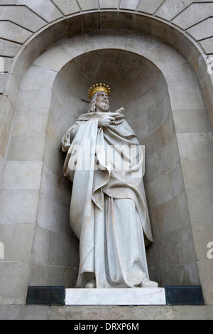 Spagna Catalogna Barcellona statua nella nicchia in ingresso al Municipio nel quartiere Gotico di Giacomo I il Conquistatore, Giacomo I d'Aragona. Foto Stock