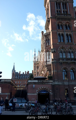 St Pancras linea principale stazione ferroviaria euston road London NW1 uk 2014 Foto Stock