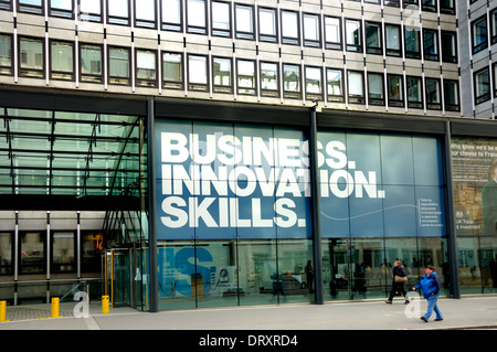 Londra, Inghilterra, Regno Unito. Dipartimento per gli affari, l'innovazione e le competenze su Victoria Street. Foto Stock