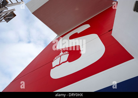 Traghetto stenaline logo sul traghetto stack di fumo Foto Stock