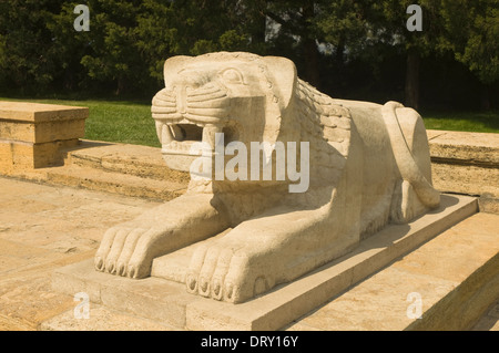 ASIA, la Turchia, Ankara, anti Kabir, Mausoleo di Mustafa Kemal Atatűrk, statua di Lion Foto Stock