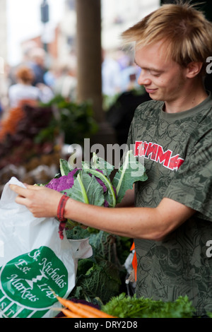 Stroud Mercato degli Agricoltori, GLOUCESTERSHIRE REGNO UNITO Foto Stock