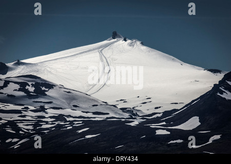 Le vie che conducono alla sommità del ghiacciaio Snaefellsjokull, Islanda Foto Stock