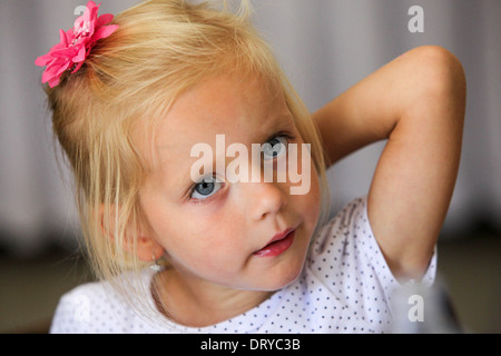 Bionda, ritratto di una bambina bionda Foto Stock