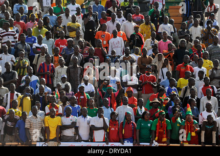 Il Burkina Faso, gli appassionati di calcio durante la ricezione della nazionale di calcio del Burkina Faso come 2° posto vincitore della Coppa in Africa Foto Stock