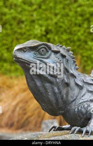 Tuatara statua a Southland Museo e Galleria d'arte, Invercargill, Southland, Isola del Sud, Nuova Zelanda Foto Stock