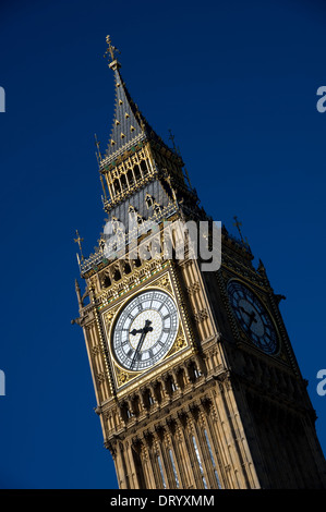 La torre di Elizabeth, altrimenti noto come il Big Ben clocktower, è parte del Palazzo di Westminster Foto Stock