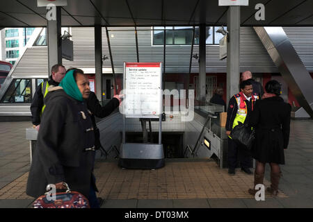 Londra, UK . 05 feb 2014. Stazione di Vauxhall chiuso Credito: Rachel Megawhat/Alamy Live News Foto Stock