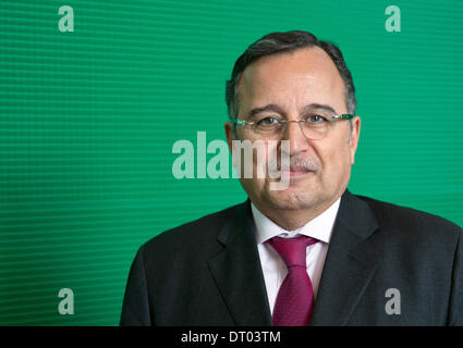 Berlino, Germania. 05 feb 2014. Ministro egiziano degli Affari Esteri, Nabil Fahmi, è fotografata a Berlino, Germania, 05 febbraio 2014. Foto: JOERG CARSTENSEN/dpa/Alamy Live News Foto Stock