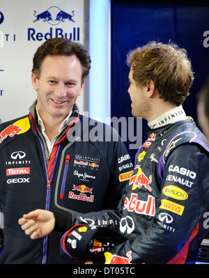 Teamchief Christian Horner (GBR) e Sebastian Vettel (GER), la Red Bull Racing, durante la Formula Uno, test di Jerez, Spagna Feb.2014 Foto Stock