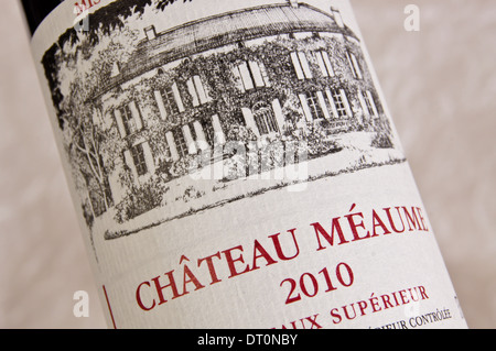 Close-up di l'etichetta di un vino Chateau Meaume, Bordeaux claret, Francia Foto Stock