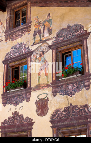 Gasthof Stern xvi secolo hotel in Kirchweg, costruito 1573, nella parte vecchia della città di Oetz nel Tirolo, Austria Foto Stock