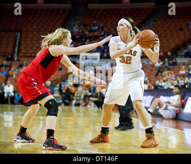 Austin, Texas, Stati Uniti d'America. 5 febbraio, 2014. Febbraio 05, 2014: Texas Longhorns Brandy Saunders #32 in azione durante il NCAA donna gioco di basket tra Texas Tech a Frank Erwin Center Austin TX. Credito: csm/Alamy Live News Foto Stock