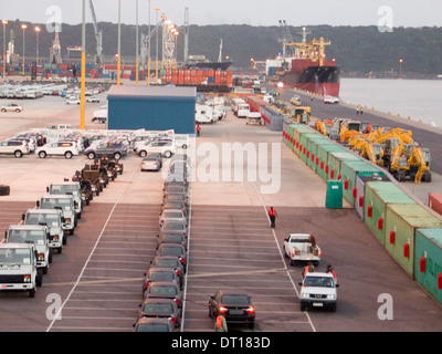 Porto di durban tramonto, esportazioni di auto, rimorchiatori, navi Foto Stock