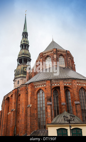 La Chiesa di San Pietro in Riga centro storico. Lettonia Foto Stock
