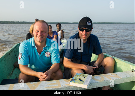 Gita in barca in Bao Bolon Riserva delle Paludi, Gambia Foto Stock