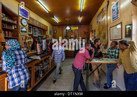 Tomoca Cafe, Piazza distretto, Addis Abeba, Etiopia Foto Stock
