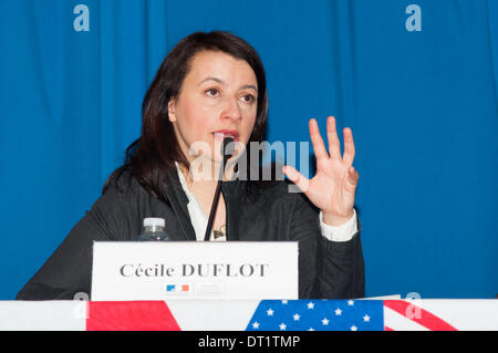 Cécile Duflot, Francese Ministre de l'Egalité des Territoires et du Logement, introduce la nuova legge in materia di regolamenti di alloggiamento Foto Stock