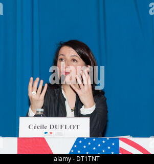 Cécile Duflot, Francese Ministre de l'Egalité des Territoires et du Logement, introduce la nuova legge in materia di regolamenti di alloggiamento Foto Stock