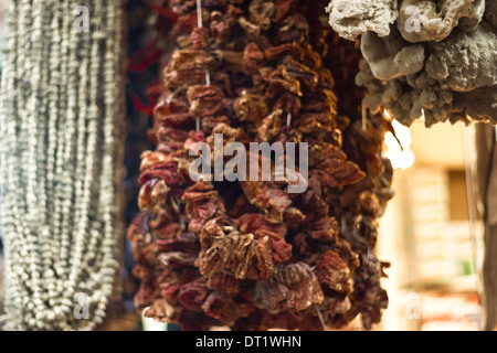 Cibi essiccati e spezie si blocca nel mercato Foto Stock