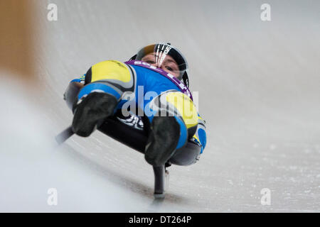 Sochi, Russia. 06 feb 2014. Olena STETSKIV dell'Ucraina in azione durante un corso di formazione ufficiale eseguito per la donna Luge evento al Sanki Centro di scorrimento , XXII Giochi Olimpici Invernali, Sochi, Russia Credito: Azione Sport Plus/Alamy Live News Foto Stock