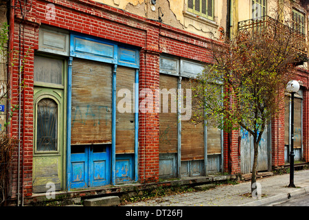 La colorata Vecchia negozi di Florina town, Macedonia, Grecia. Foto Stock