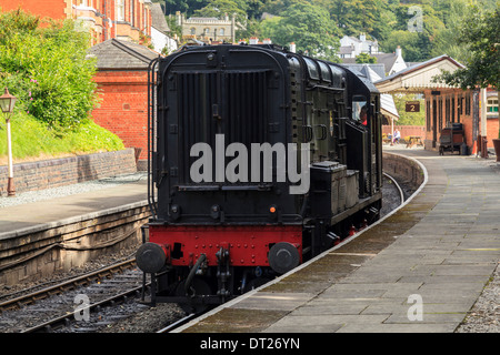 Classe 08 (08195/13265) è visto in esecuzione sul Heritaage Llangollen Railway durante il giorno di Diesel. Foto Stock