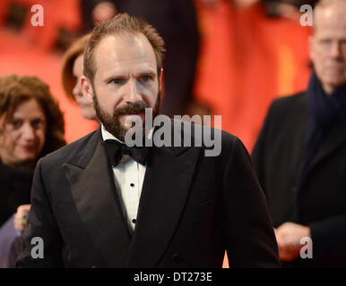 Berlino, Germania, 6 febbraio, 2014. Ralph Fiennes assiste il "Grand Hotel di Budapest ' Premiere presso la 64Berlinale annuale Festival Internazionale del Film alla Berlinale Palast nel febbraio 6th, 2014 a Berlino, Germania. Credito: Janne Tervonen/Alamy Live News Foto Stock