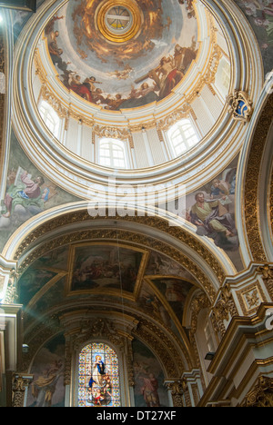 Interno della cattedrale di St Paul nella città fortificata di Mdina, Malta Foto Stock