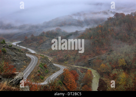 Paesaggio di montagna Voio, molto vicino al Kozani-Grevena 'frontiere', Macedonia, Grecia. Foto Stock