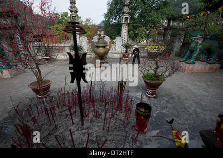 Thien Tru (Cielo Cucina) Pagoda, noto anche come Chua Ngoai (Pagoda esterna) della Pagoda di profumo complesso, la più importante di pellegrinaggio buddista sito in Vietnam. Foto Stock