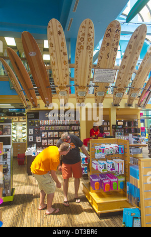 Cocoa Beach Florida,Cocoa Beach Surf Company,store,shopping shopper shopping shop negozi mercati di mercato di acquisto di vendita, negozi al dettaglio Foto Stock