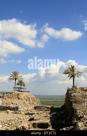 Scavi archeologici rinvenuti quasi 30 strati di antichi insediamenti a Tel Meghiddo, un sito del Patrimonio Mondiale Foto Stock