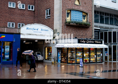 Broadgate in condizioni di bagnato, Coventry, Regno Unito Foto Stock