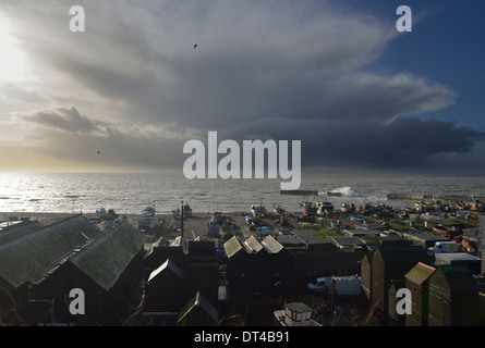 HASTINGS Stade spiaggia pesca net capanne Foto Stock