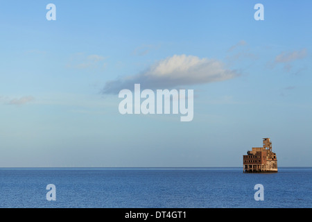 Vecchia Fortezza al largo dell'isola di Grain (numero 1, il Tamigi): Torre di granella batteria Foto Stock