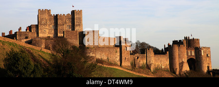 Paesaggio di primavera il castello di Dover; Dover; Kent; Inghilterra Foto Stock