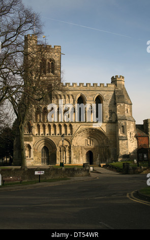 Fronte ovest di Dunstable Priory chiesa di San Pietro Foto Stock